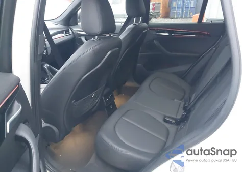 2016 BMW X1 z USA, uszkodzony, nr VIN WBXHT3C3XG5E52218